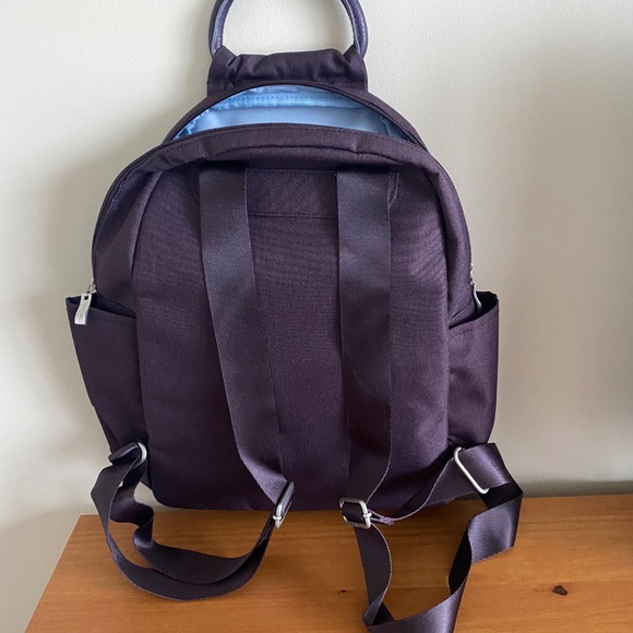 Baggallini All Day Pack - Picture 2 of 4